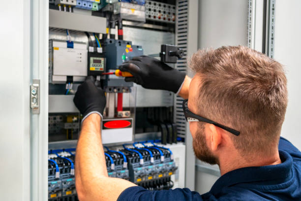 Professional Electrician in Meadowood, PA